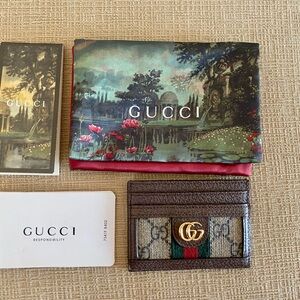 LIKE NEW Gucci Brown GG Card Holder Wallet